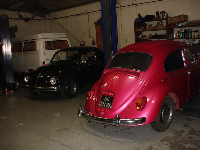 Une étrange Volkswagen Coccinelle aperçue dans Paris