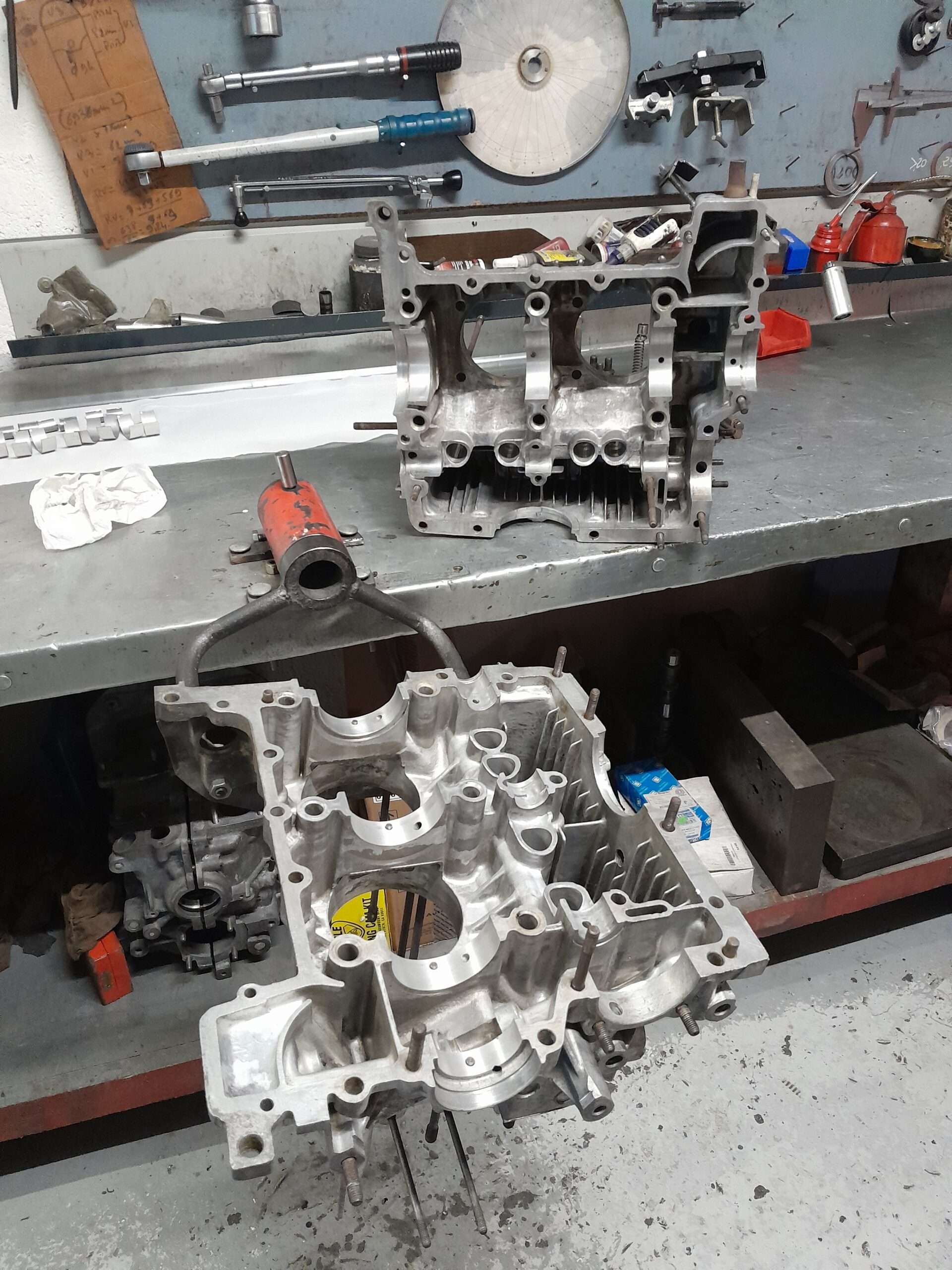 Assemblage d'un moteur type 4, remontage split 21 fenêtres. - Schmecko ...